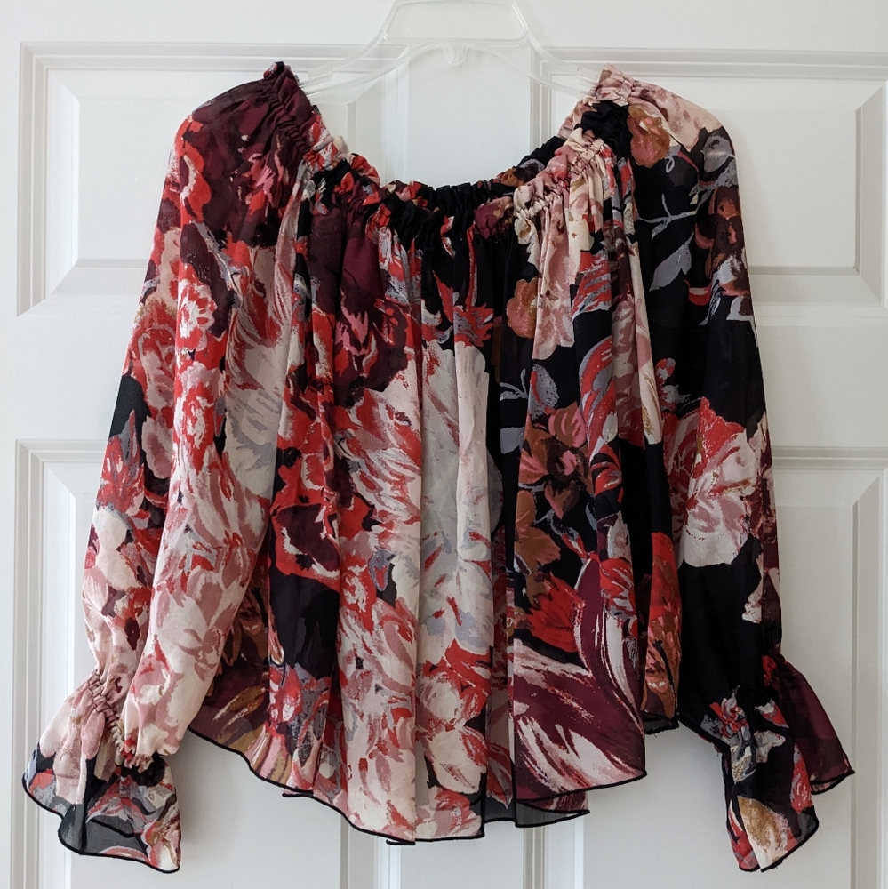 Elizabeth and James Remi silk top off shoulder size small floral Flirty Feminine